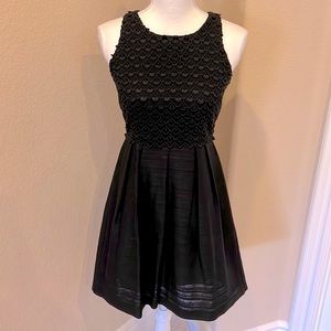 LOFT Black Woven Lace sleeveless Dress 0 Petite